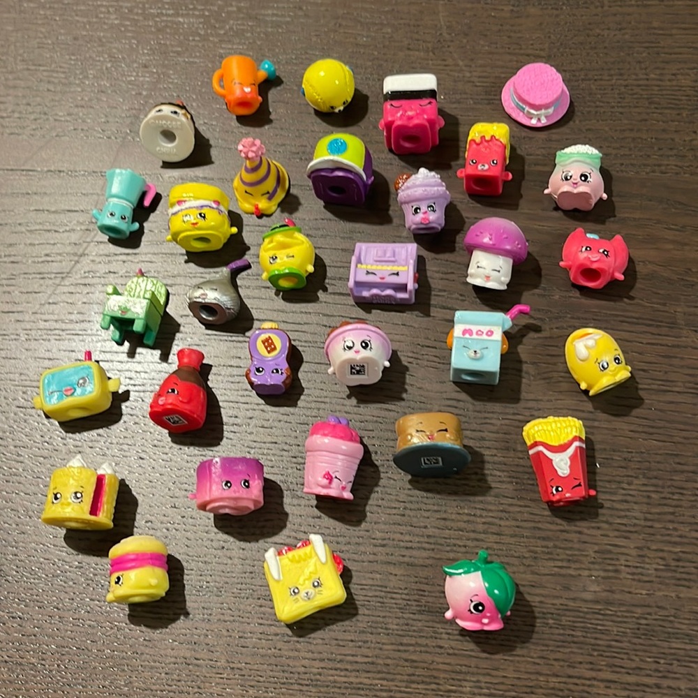 32 pack of shopkins